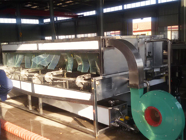 青島海信-周轉箱清洗機