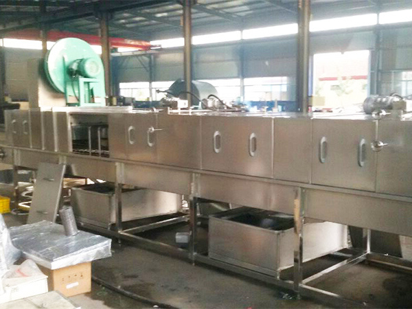 周轉(zhuǎn)箱清洗機(jī)